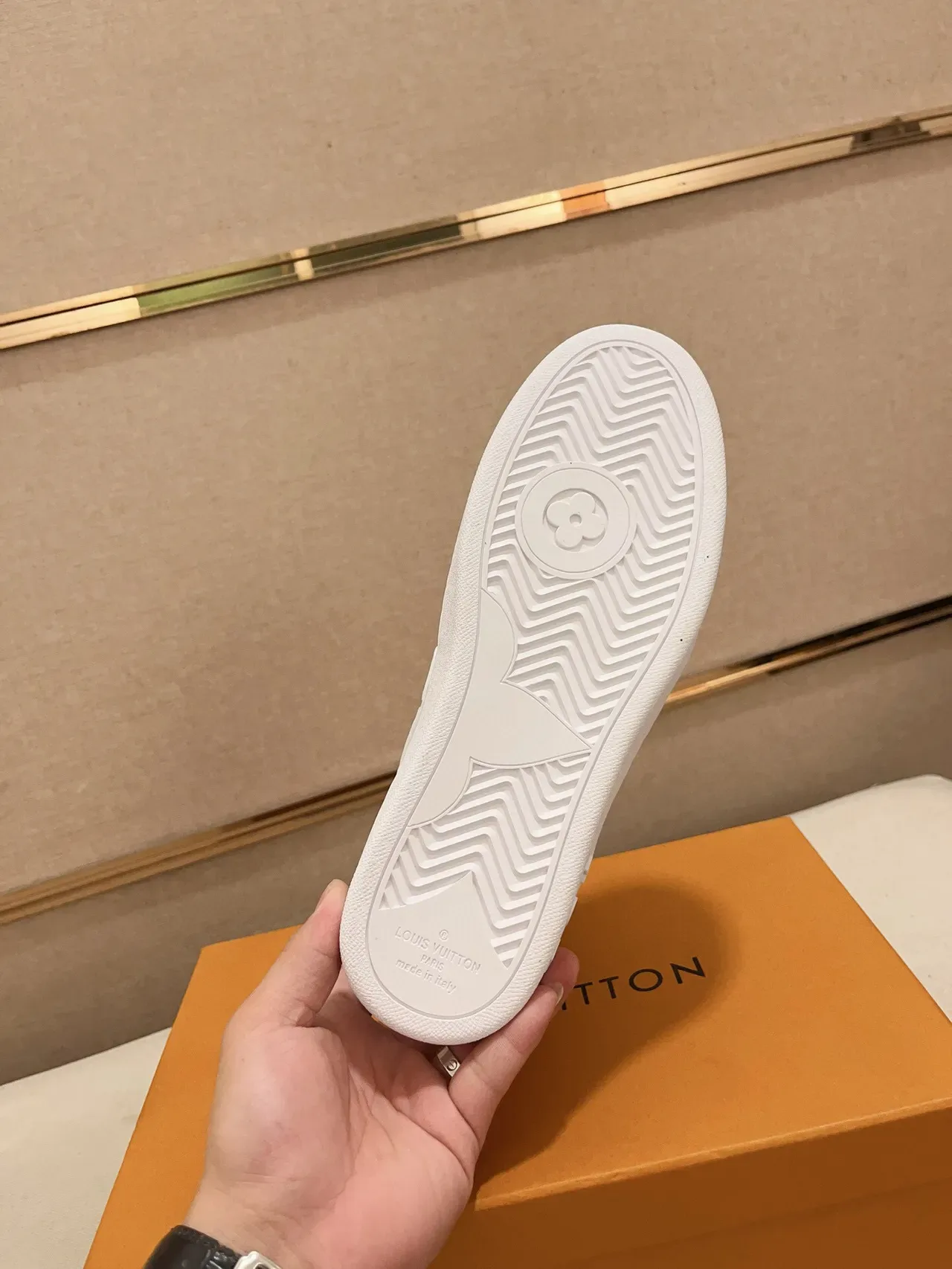 路易威登 黑白 印花 皮革 高帮 生活休闲鞋 9