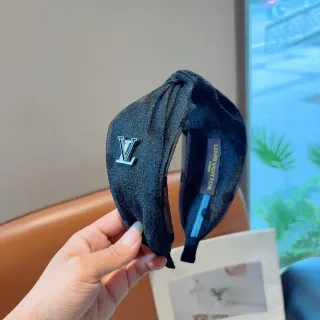 Louis Vuitton নীল রূপালী মোড়ানো গিঁট ধাতব LV Logo টুপি