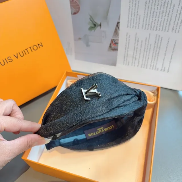 Louis Vuitton নীল রূপালী মোড়ানো গিঁট ধাতব LV Logo টুপি 2