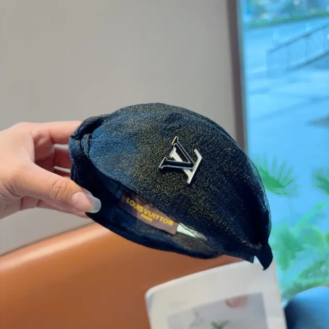 Louis Vuitton নীল রূপালী মোড়ানো গিঁট ধাতব LV Logo টুপি 7
