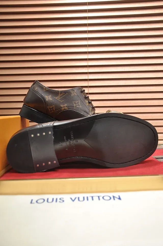 Louis Vuitton Marron Beige Bout à Cap Monogramme Toile Quarters Oxford 4