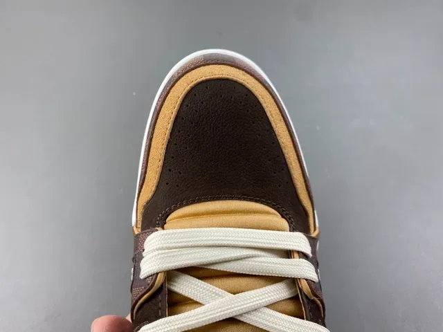 Louis Vuitton Brown Beige Low-Top Monogram Canvas Lifestyle Sneakers 5