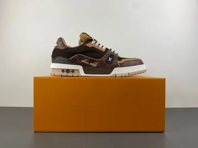 Louis Vuitton Brown Beige Low-Top Monogram Canvas Lifestyle Sneakers 15