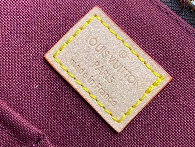 Louis Vuitton marron beige monogramme toile marron cuir garniture Boston Bag 2