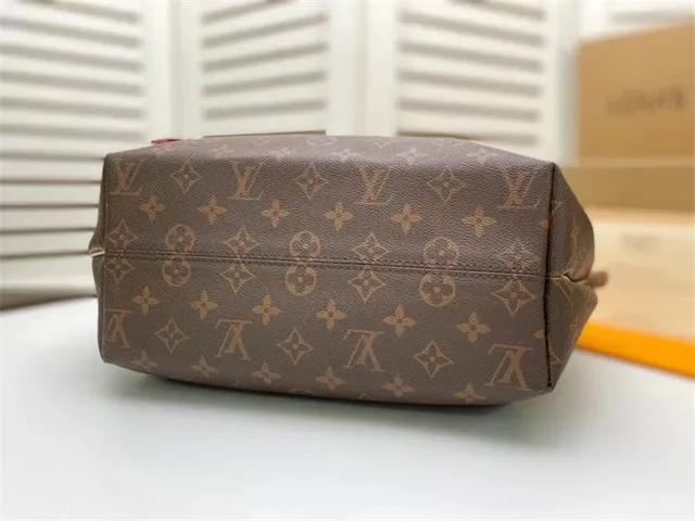 Louis Vuitton marron beige monogramme toile marron cuir garniture Boston Bag 7