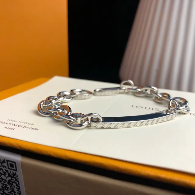 Louis Vuitton Chain Bracelet Silver Polished Metal Bracelet 2