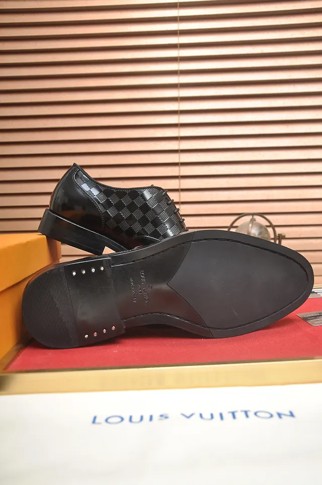 Louis Vuitton Checkerboard Monogram Chaussures Oxford en cuir patent noir à bout de cap 3