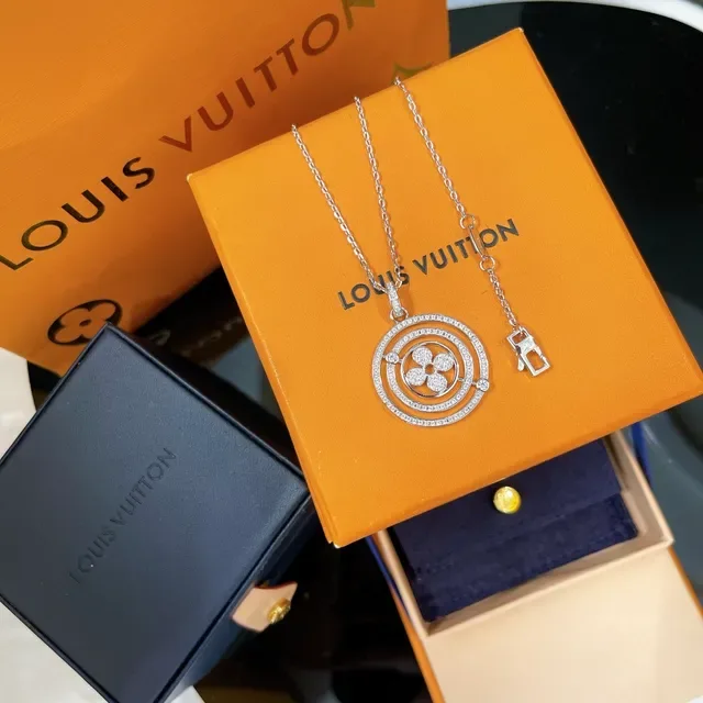Louis Vuitton Floral Pavé Pendant Necklace 4