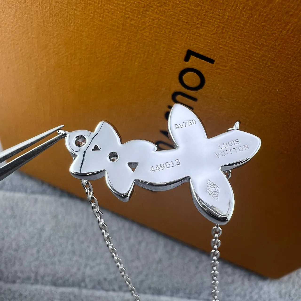 Louis Vuitton Flower Motif Silver Pavé Floral Necklace 3