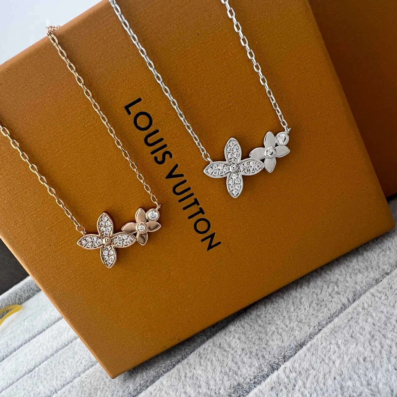 Louis Vuitton Flower Motif Silver Pavé Floral Necklace 4