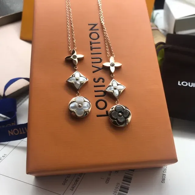 Louis Vuitton Flower Motif Triple Pendant Necklace 5