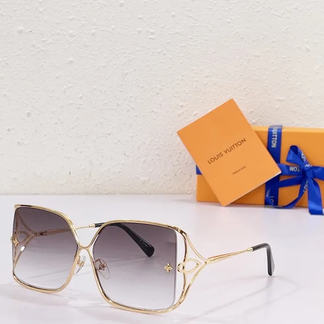 Louis Vuitton Geometric Gold Frame Gradient Green Sunglasses 4