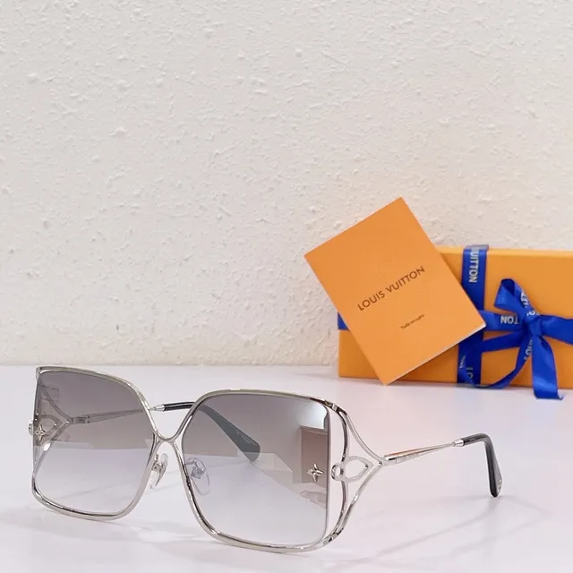 Louis Vuitton Geometric Gold Frame Gradient Green Sunglasses 6