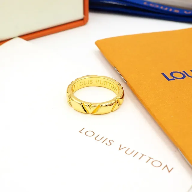 Louis Vuitton Geometric Textured Gold Ring 2