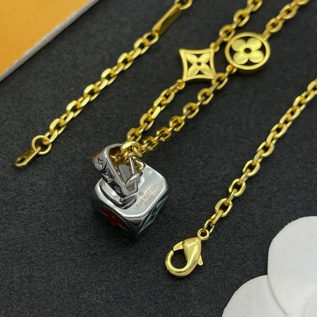 Louis Vuitton Gold Blue Curb Chain Enamel-Accented Square Pendant Necklace 4