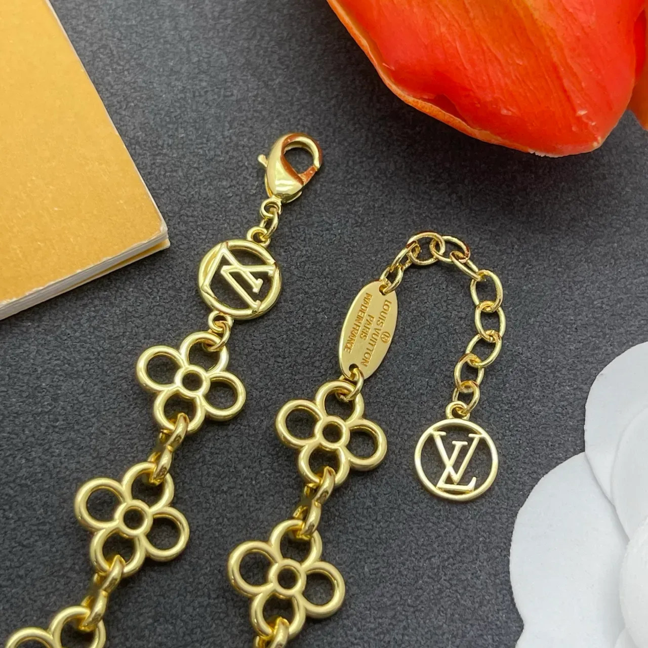 Pulsera Louis Vuitton de Oro con Eslabones Cuádruples Florales 6