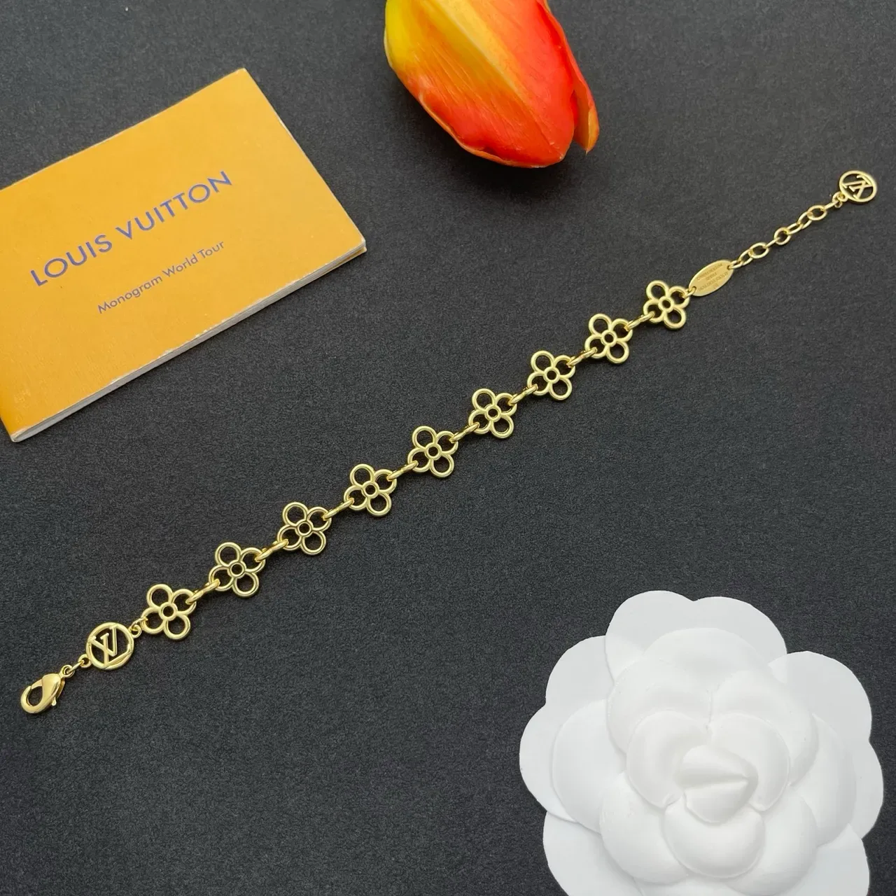 Pulsera Louis Vuitton de Oro con Eslabones Cuádruples Florales 8