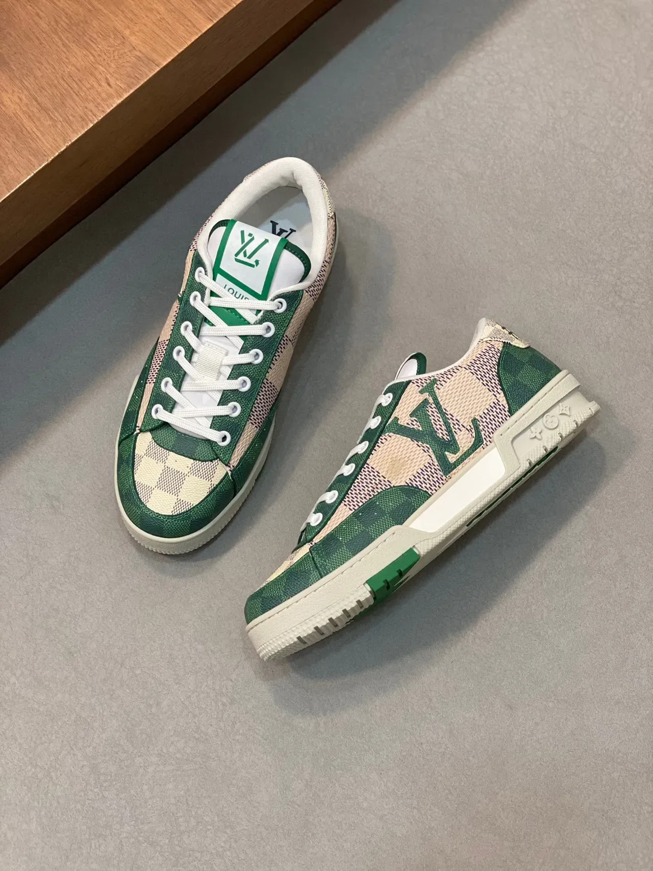 Louis Vuitton Vert Beige Low-Top Checkerboard Panneau Lifestyle Sneakers 7
