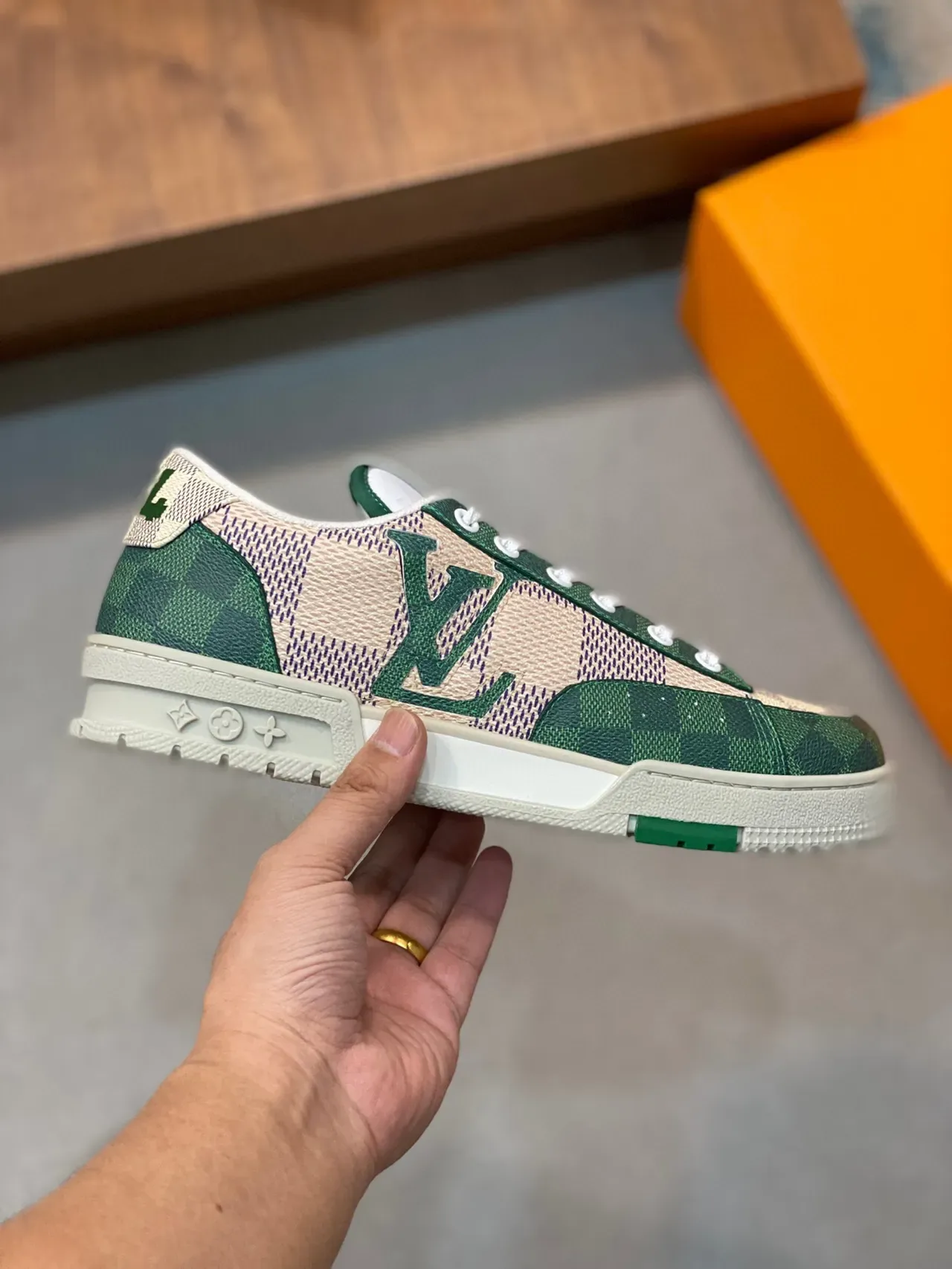 Louis Vuitton Vert Beige Low-Top Checkerboard Panneau Lifestyle Sneakers 8
