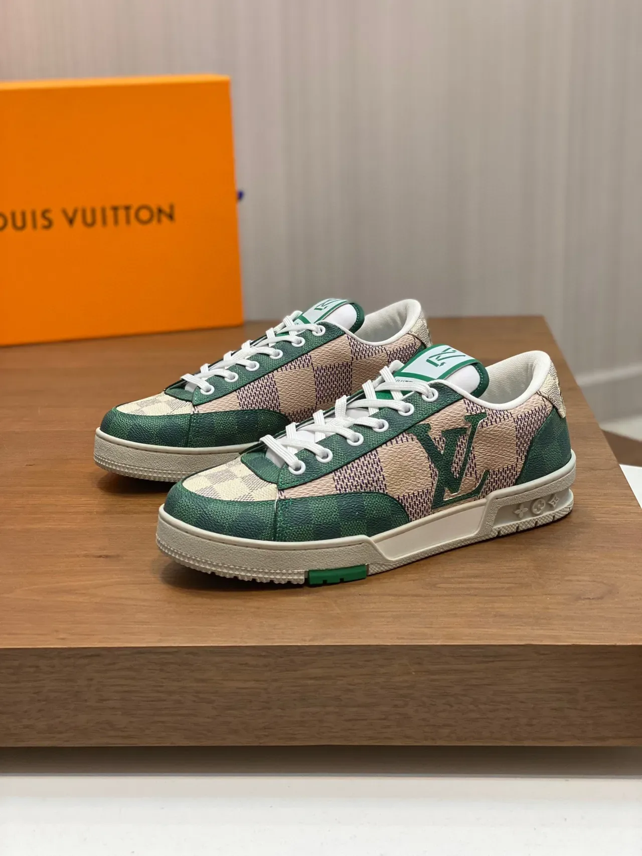 Louis Vuitton Vert Beige Low-Top Checkerboard Panneau Lifestyle Sneakers 9