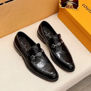Louis Vuitton Horsebit Loafer काले पैटेंट लेदर लोफर