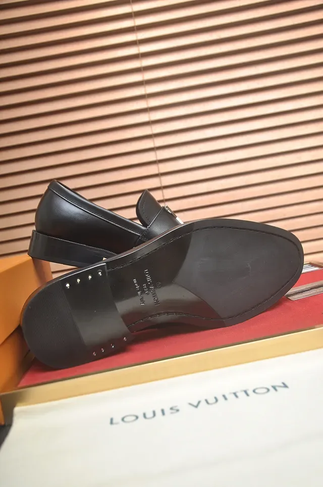 Louis Vuitton Mocassins Noir Or Cuir Boucle Métal LV 3
