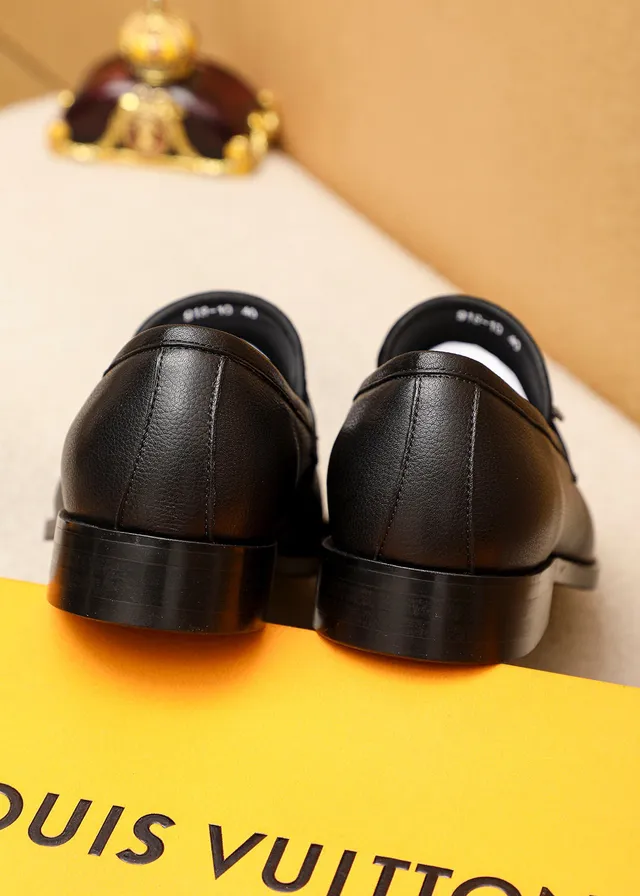 Louis Vuitton Loafer Noir Doré Cuir Granulé Métal LV Logo Bride Loafer 8