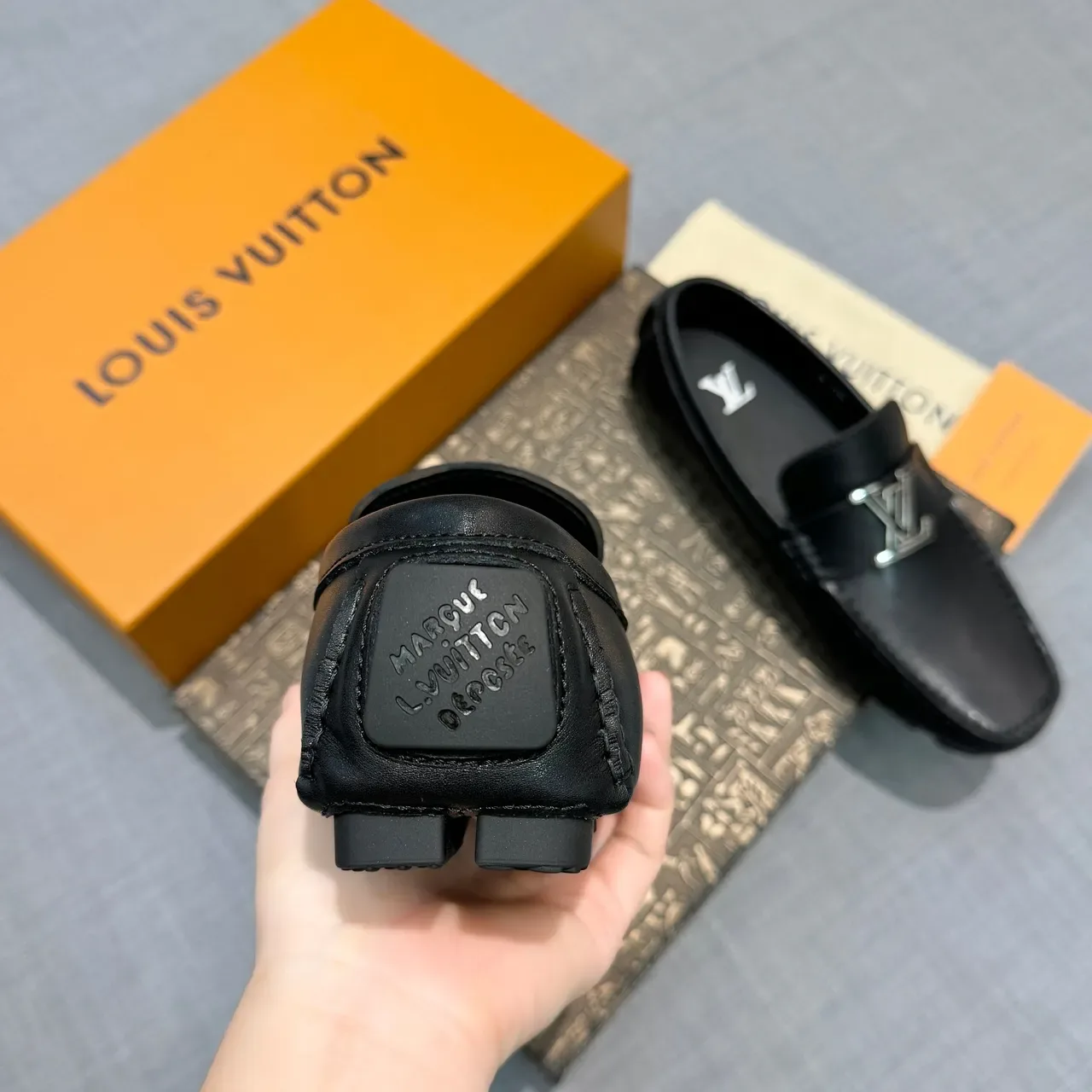 Louis Vuitton Loafer Noir Argent Cuir Metal LV Buckle 4