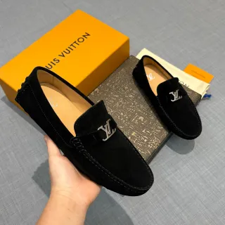 Louis Vuitton Loafer 黑色银色 麂皮鞋面 LV Logo 扣带 Loafer