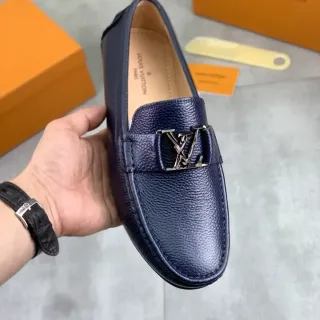 Louis Vuitton लोफर नेवी सिल्वर पेबल्ड लेदर मेटल एलवी बकल लोफर