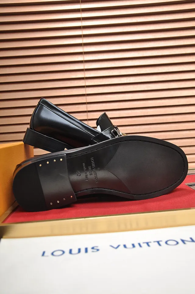 Louis Vuitton LV Buckle Loafer Mocassins de couro preto 3