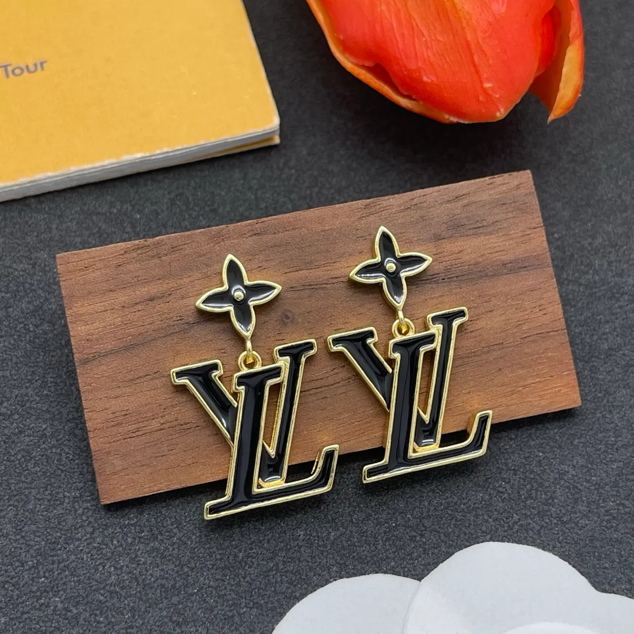 Louis Vuitton LV Flor Preto Esmalte Tonalidade Dourada Brincos Pendentes 8