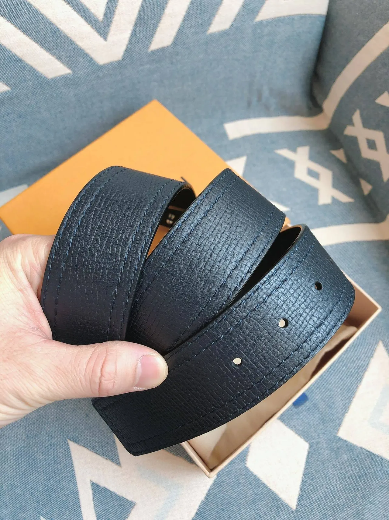 Louis Vuitton LV Initiales Blue Textured Leather Belt 4