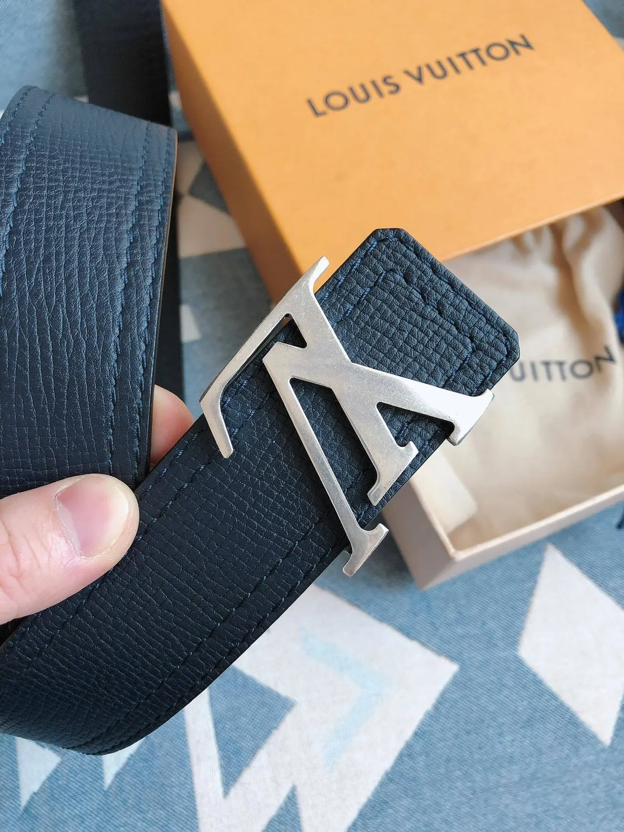 Louis Vuitton LV Initiales Blue Textured Leather Belt 8