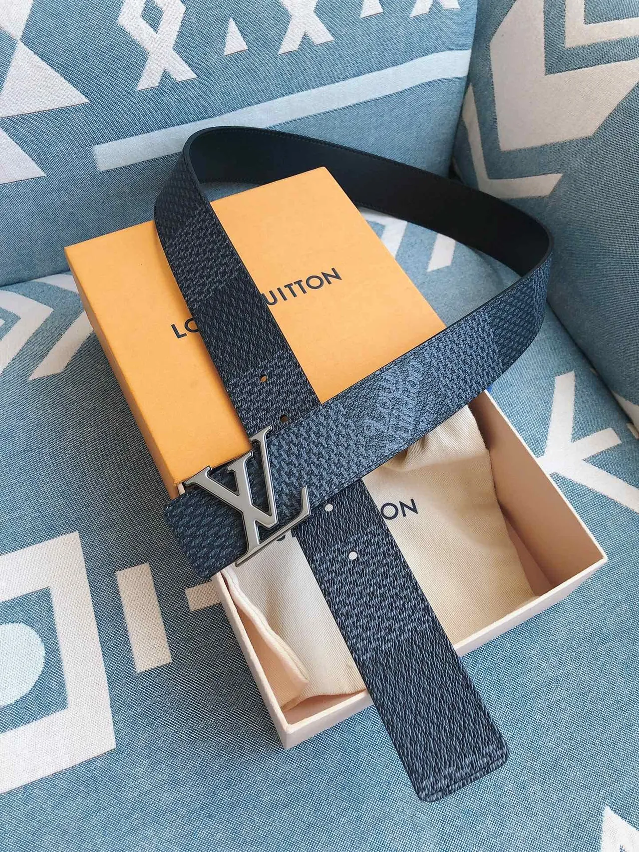 لويس فتون LV Initiales حزام جلد أزرق مخطط 3