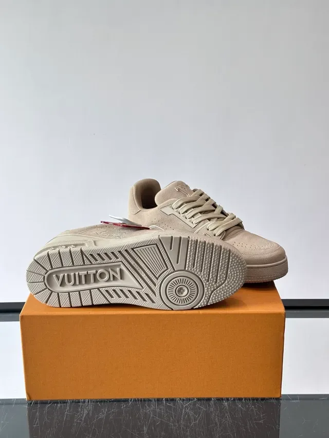Louis Vuitton LV Trainer বেইজ বাদামী সুয়েড উপর লেয়ার্ড মিডসোল লাইফস্টাইল স্নিকার্স 2