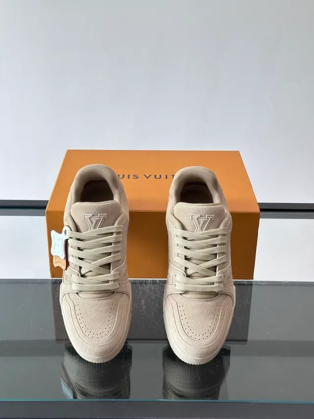 Louis Vuitton LV Trainer বেইজ বাদামী সুয়েড উপর লেয়ার্ড মিডসোল লাইফস্টাইল স্নিকার্স 4