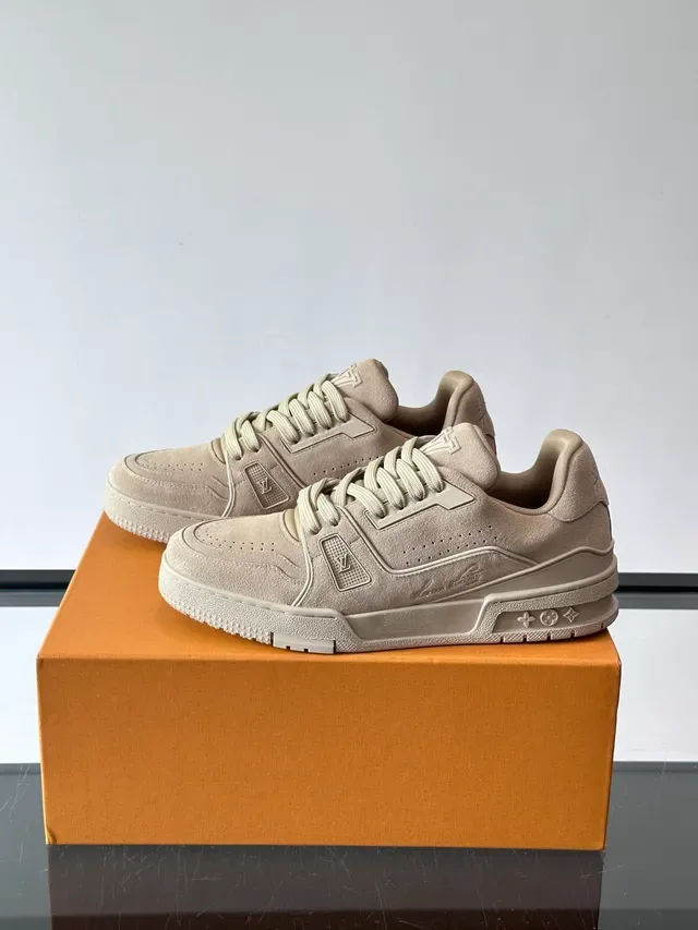 Louis Vuitton LV Trainer বেইজ বাদামী সুয়েড উপর লেয়ার্ড মিডসোল লাইফস্টাইল স্নিকার্স 5