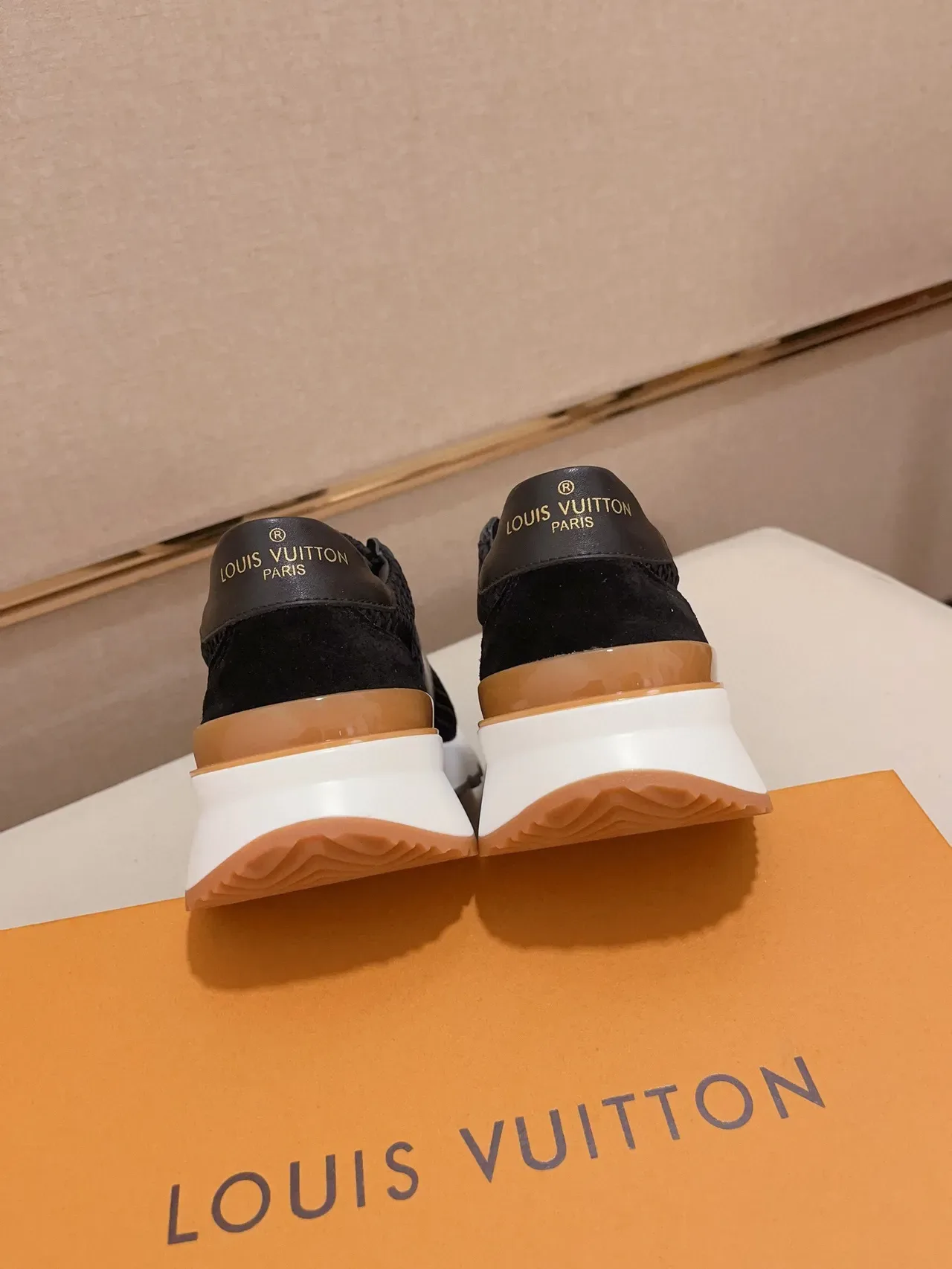 Louis Vuitton LV Trainer কালো বেইজ কিনিট উপরের চামড়া সাইড প্যানেল লাইফস্টাইল স্নিকার 8