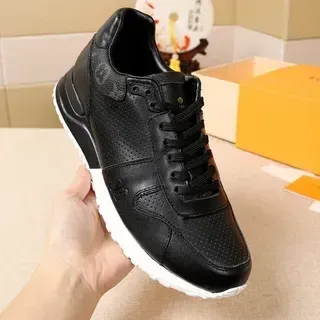 Louis Vuitton LV Trainer Zapatillas Lifestyle Negro y Blanco Cuero Perforado Suela Gruesa