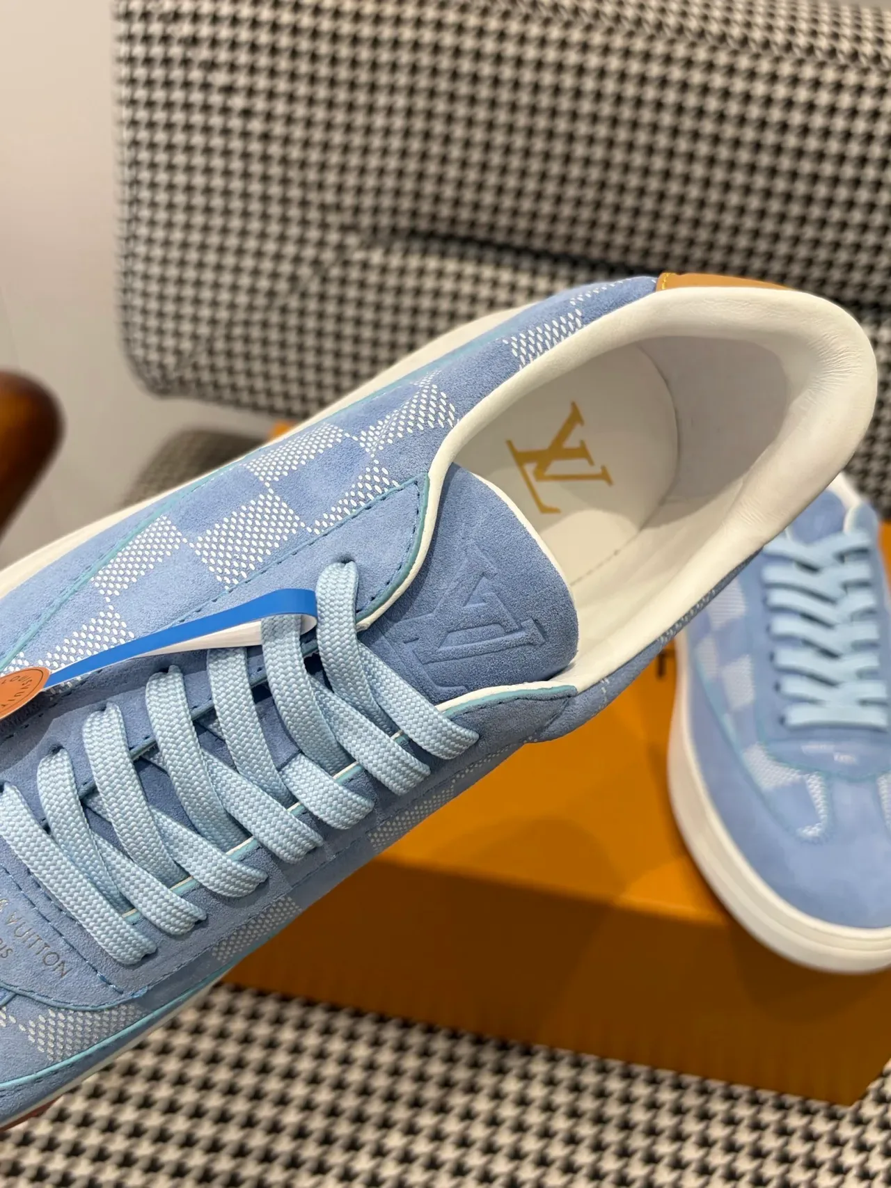 Louis Vuitton LV Trainer নীল বেইজ সুয়েড আপার ডামিয়ার চেকার্ড প্যাটার্ন লাইফস্টাইল স্নিকার্স 2