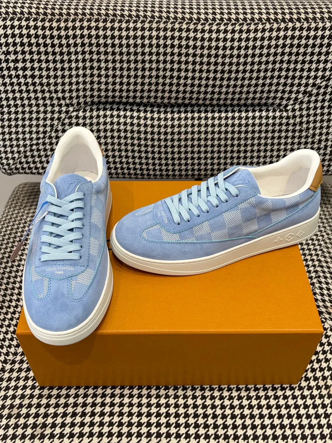 Louis Vuitton LV Trainer নীল বেইজ সুয়েড আপার ডামিয়ার চেকার্ড প্যাটার্ন লাইফস্টাইল স্নিকার্স 4
