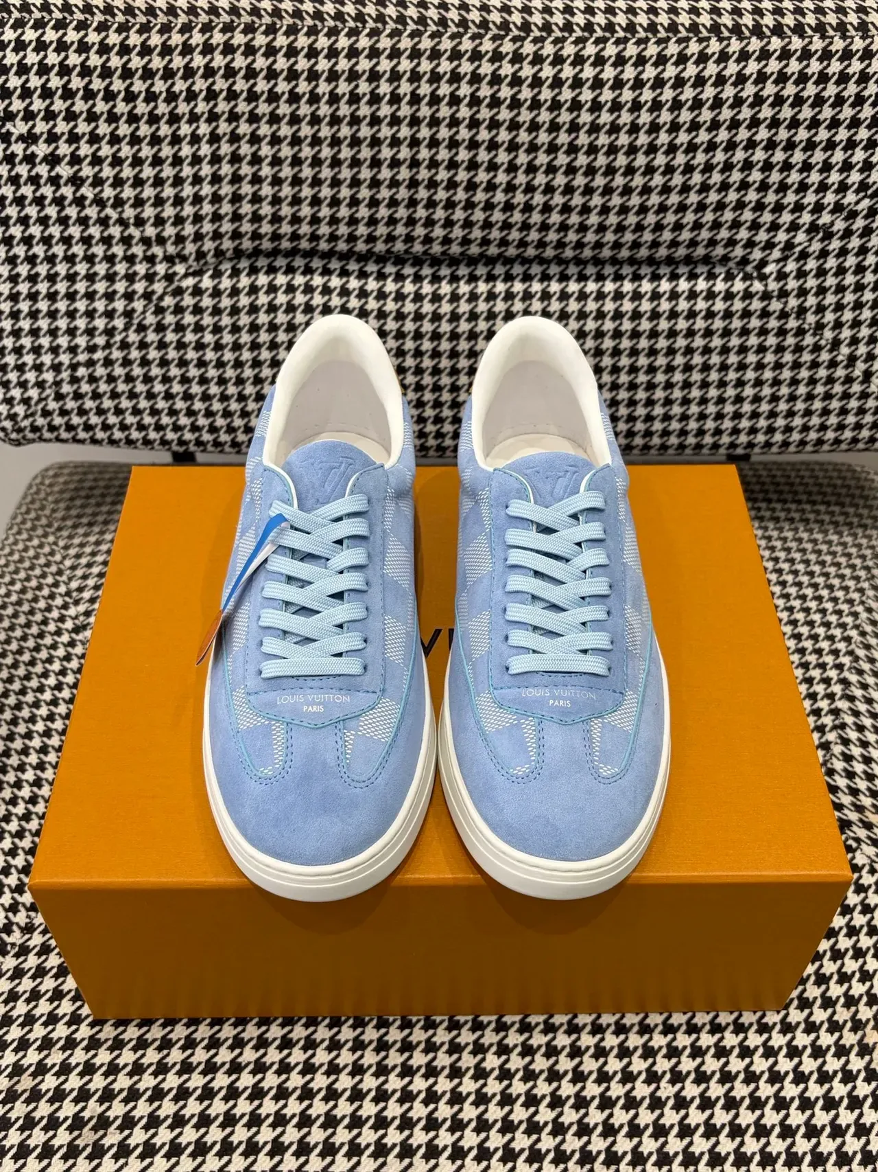 Louis Vuitton LV Trainer নীল বেইজ সুয়েড আপার ডামিয়ার চেকার্ড প্যাটার্ন লাইফস্টাইল স্নিকার্স 5