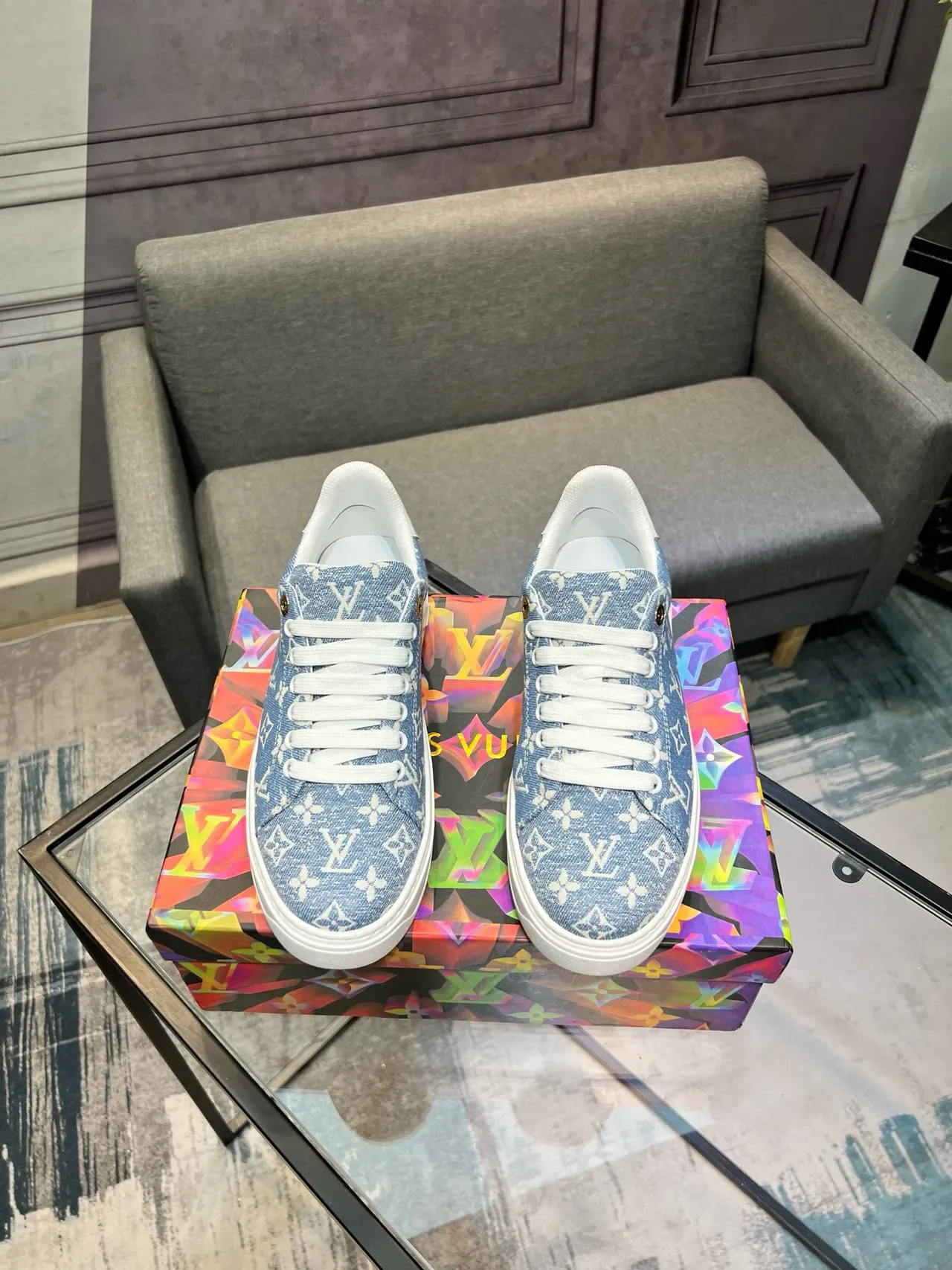 Louis Vuitton LV Trainer Blue White Denim-Textured Monogram Upper Low-Top Silhouette Lifestyle Sneakers 2