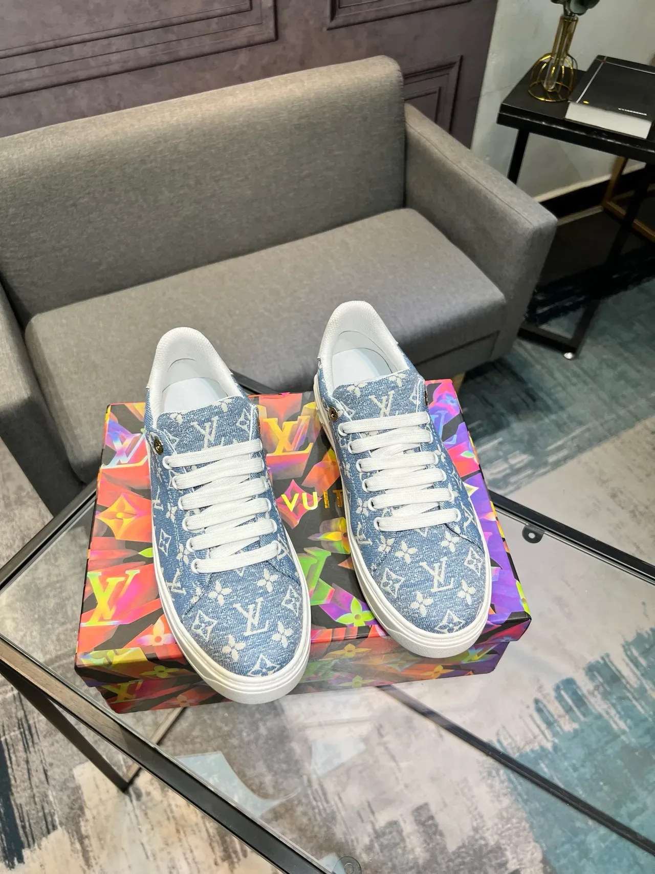 Louis Vuitton LV Trainer Blue White Denim-Textured Monogram Upper Low-Top Silhouette Lifestyle Sneakers 4