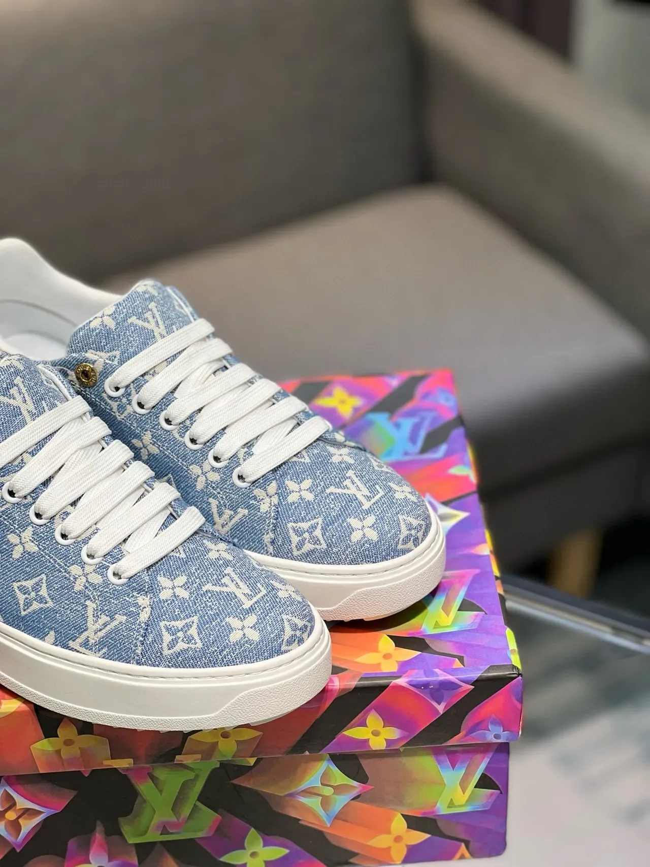 Louis Vuitton LV Trainer Blue White Denim-Textured Monogram Upper Low-Top Silhouette Lifestyle Sneakers 8