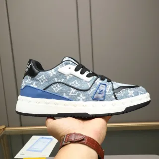 Louis Vuitton LV Trainer Tênis Lifestyle Azul e Branco Monogram Lona Estampado Estrela Sola Intermediária