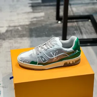Louis Vuitton LV Trainer Gris Verde Monogrammed Overlay Color-Blocked Y Plata Lifestyle Sneakers