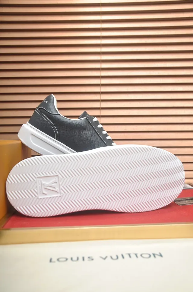 Louis Vuitton LV Trainer Gray White Low-Top Leather Upper Lifestyle Sneakers 3