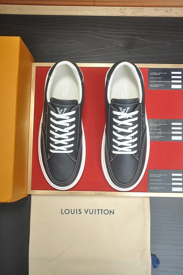 Louis Vuitton LV Trainer Gray White Low-Top Leather Upper Lifestyle Sneakers 5